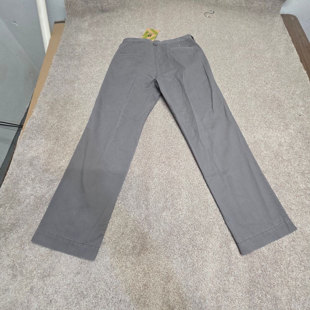 Haggar Life Khaki Mens sz 33x32 Chino Pants Gray Relaxed Straight Flat Front NWT